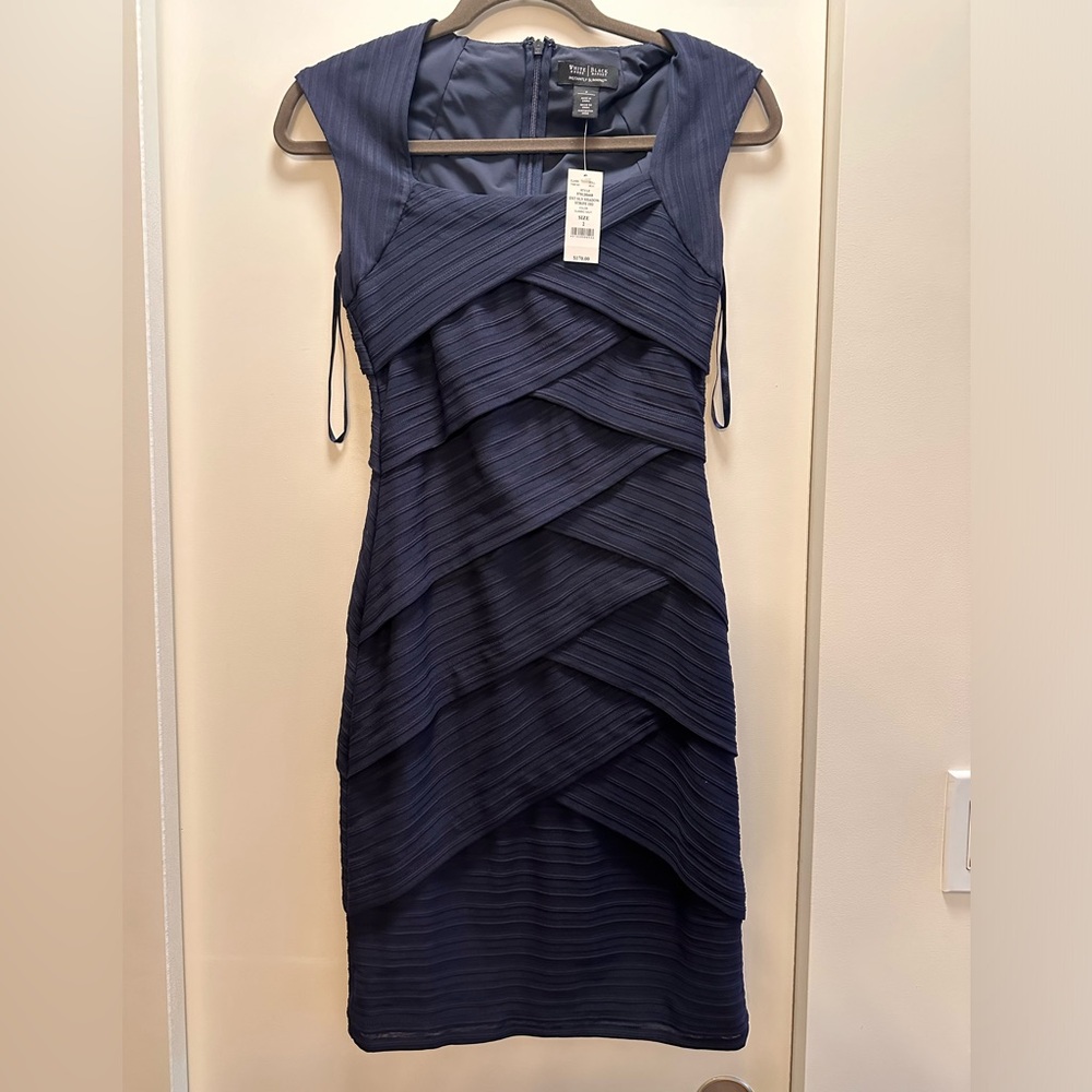WHBM NWT navy Sleeveless Shadow Stripe instantly slimming dress size 2 (xs) sexy